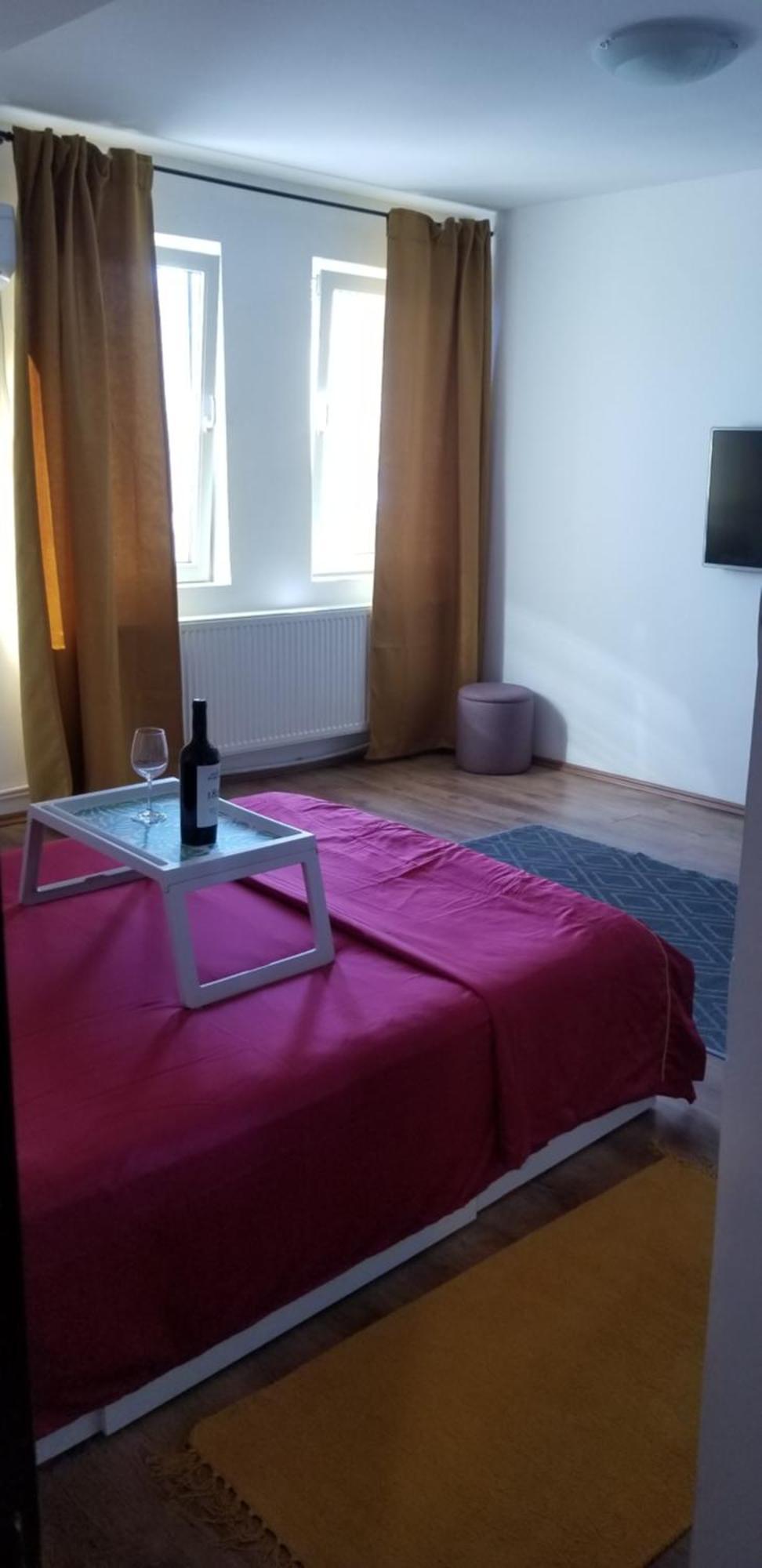 Private Room At Ceausescu'S Place In Old City Unirii Square Bukareszt Zewnętrze zdjęcie